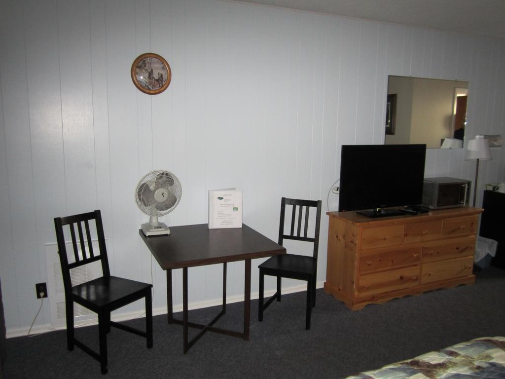 Lakeside Motel Williams Lake Exterior foto
